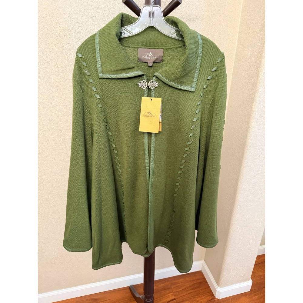 Patricia Nash Women's Hooded Sleeved Cape with Clasp, Soft Olive M/L
